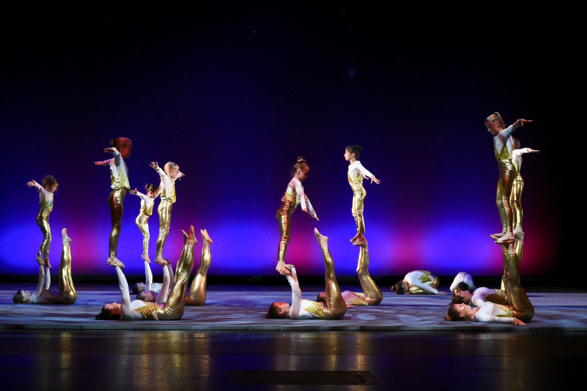 Foto 3 zum Bericht: Akrobatinnen „Flow Motion“ des TVM bei der Matinee der Bewegung im Ulmer Theater