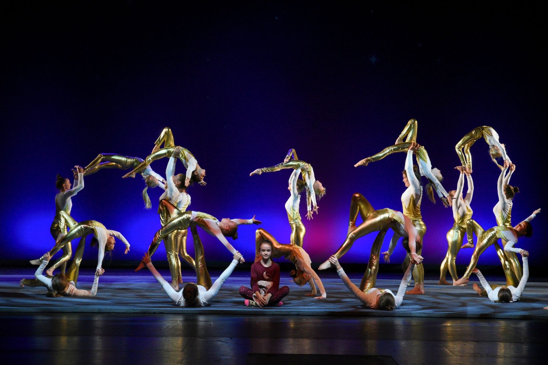 Foto 4 zum Bericht: Akrobatinnen „Flow Motion“ des TVM bei der Matinee der Bewegung im Ulmer Theater